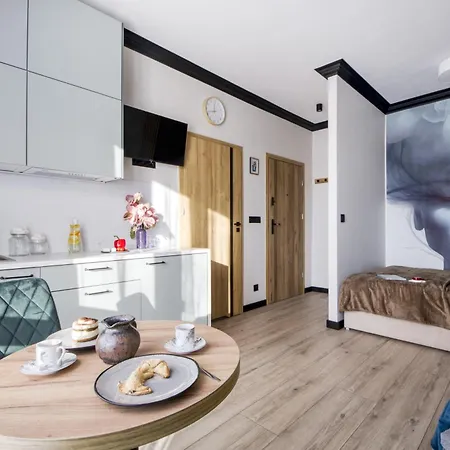 Superapart Komitetu Obrony Robotnikow 42a Warszawa