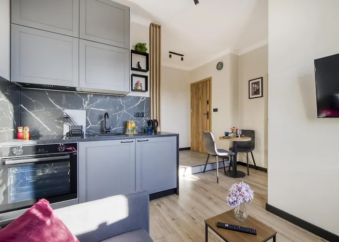 アパート Superapart Komitetu Obrony Robotnikow 42a *