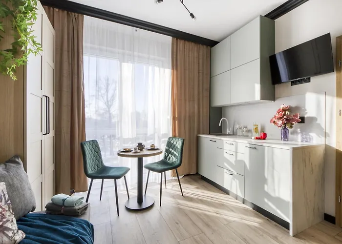 Superapart Komitetu Obrony Robotnikow 42a アパート